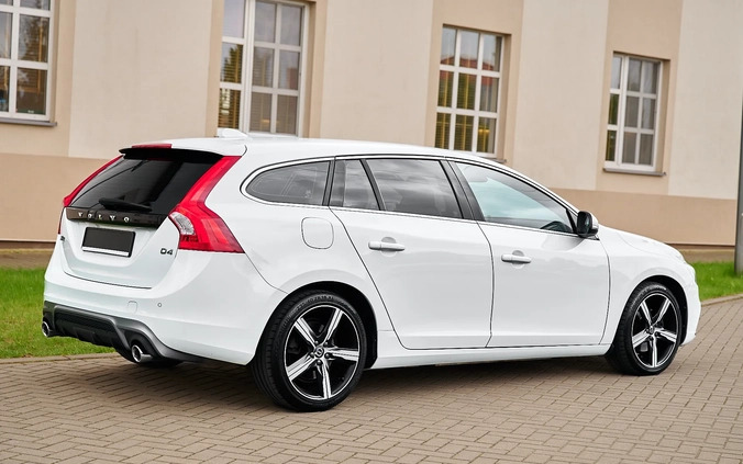 Volvo V60 cena 66900 przebieg: 210000, rok produkcji 2018 z Płock małe 781